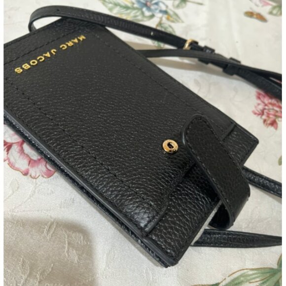 Marc Jacob’s Phone wallet Crossbody - Picture 2 of 4